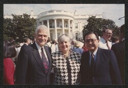 ["Caption: DKI and Orrin Hatch Israel-PLO agreement 9-93."]